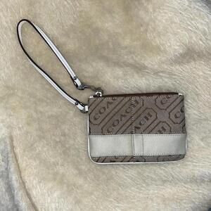 🖤🔥 Vintage Coach Logo Jacquard Wristlet 🔥🖤